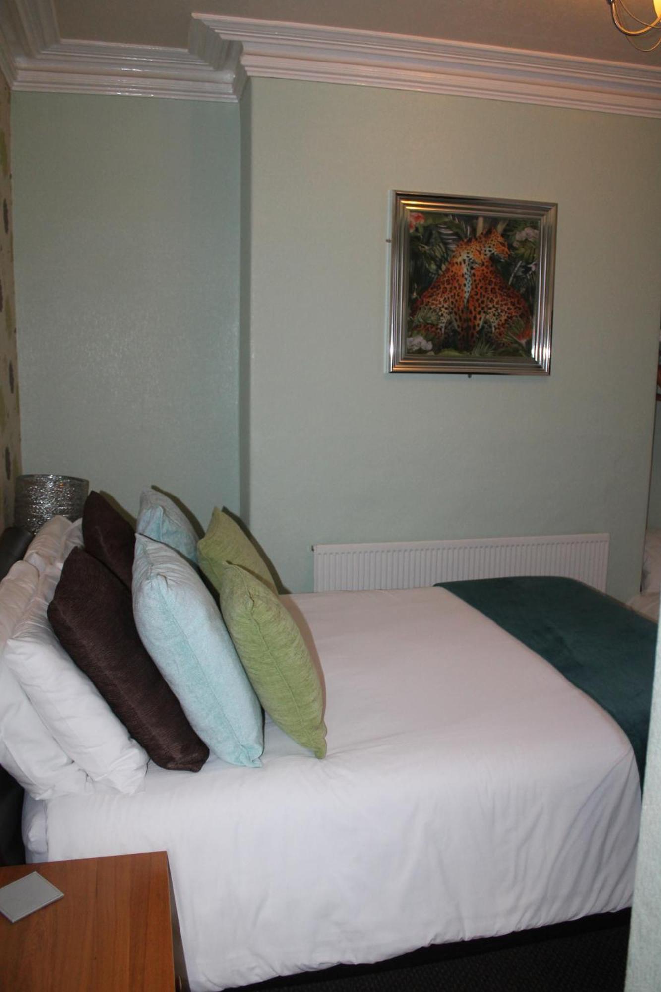 Гостевой дом Hawthorn House 3*