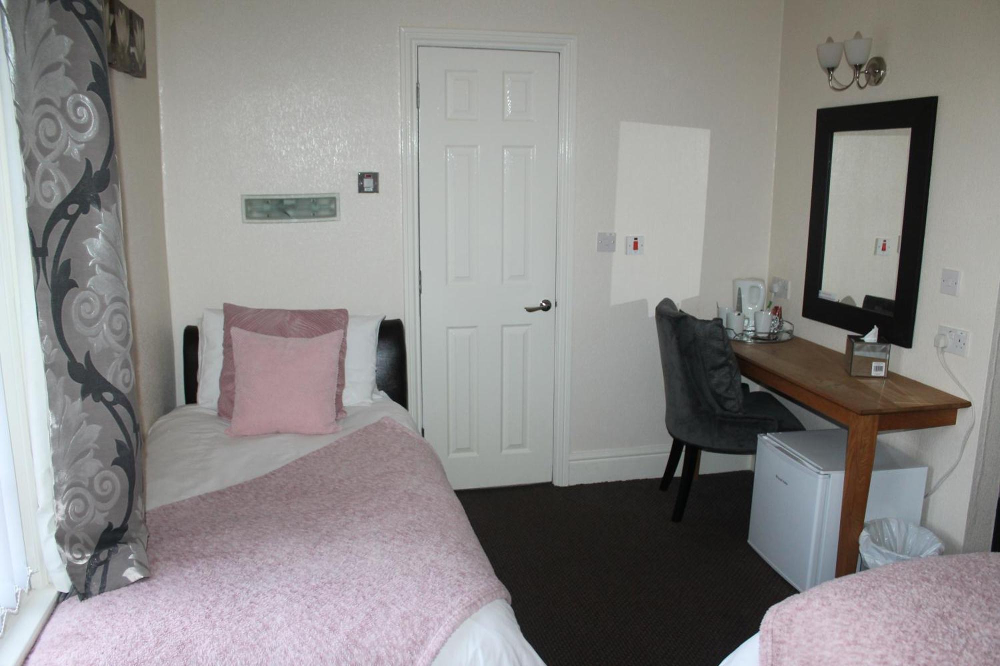 Hawthorn House 3* Блэкпул
